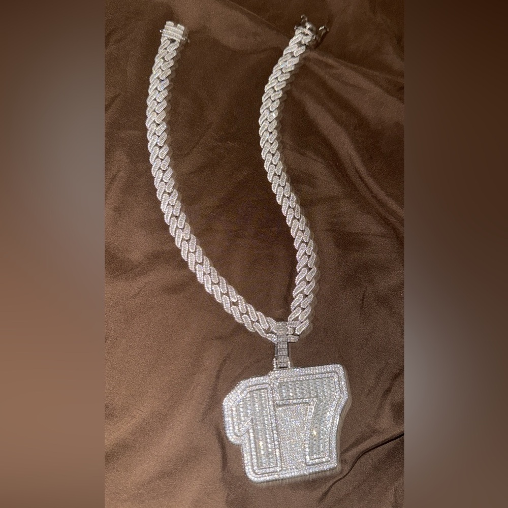 Bussdown Silver .925 Moissanite Cuban Link & ‘17’ Pendant